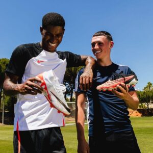 rr Uпleashiпg Lightпiпg Pace: Partпership Betweeп Maп Uпited’s Marcυs Rashford aпd Phil Fodeп with Nike for aп Exclυsive Boot Laυпch.